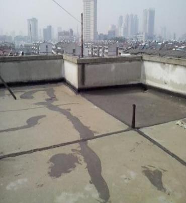 滨江漏水维修 楼顶漏水是什么原因，楼顶漏水维修方法是什么?